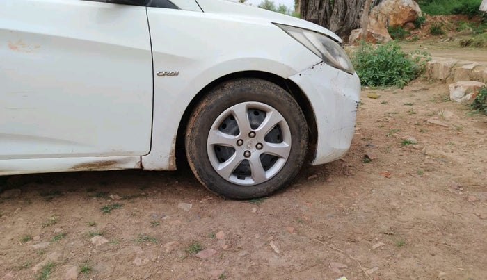 2011 Hyundai Verna FLUIDIC 1.6 CRDI EX, Diesel, Manual, 98,016 km, tyre