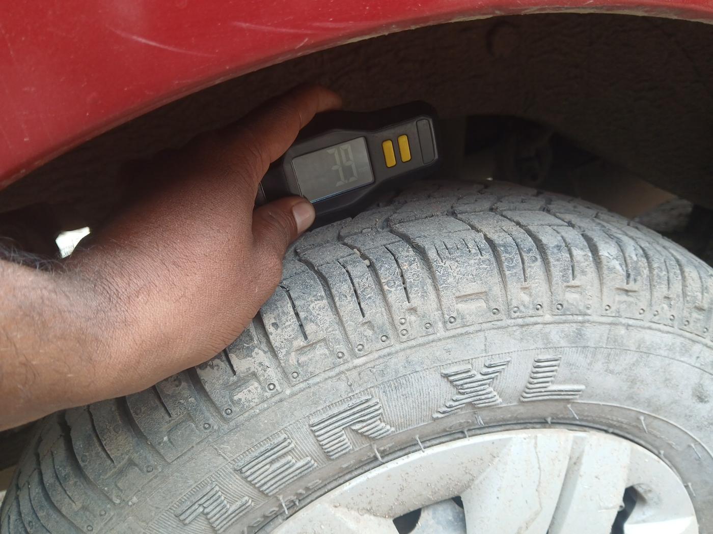 2015 Maruti Alto 800 VXI, Petrol, Manual, 26,103 km, tyre