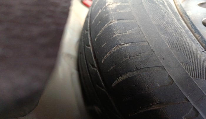 2010 Maruti Wagon R 1.0 VXI, Petrol, Manual, 85,819 km, tyre