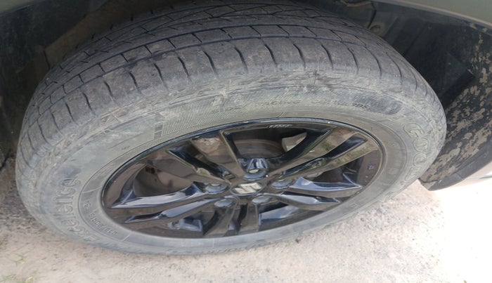 2019 Maruti Vitara Brezza ZDI, Diesel, Manual, 1,75,610 km, tyre