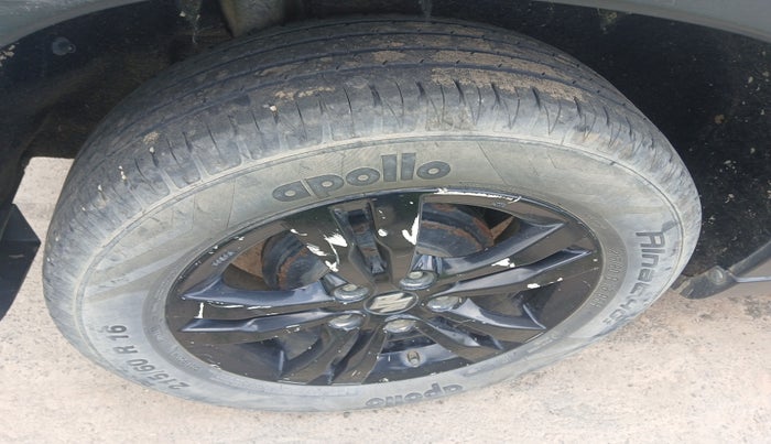 2019 Maruti Vitara Brezza ZDI, Diesel, Manual, 1,75,610 km, tyre