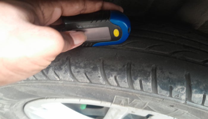 2019 Renault TRIBER RXT, Petrol, Manual, 1,02,932 km, tyre