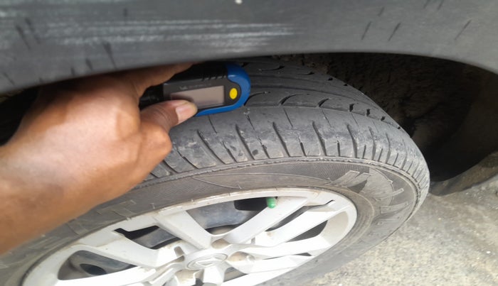 2019 Renault TRIBER RXT, Petrol, Manual, 1,02,932 km, tyre