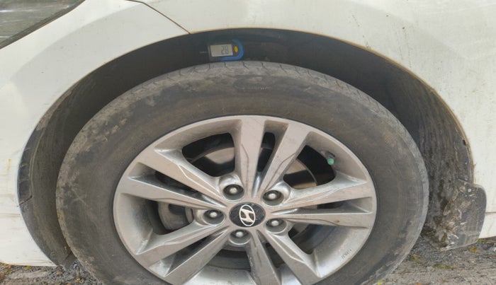 2019 Hyundai New Elantra 1.6 SX (O) AT DIESEL, Diesel, Automatic, 1,69,824 km, tyre