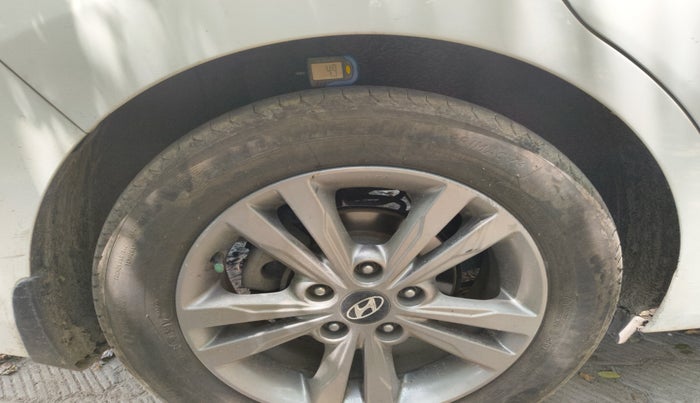 2019 Hyundai New Elantra 1.6 SX (O) AT DIESEL, Diesel, Automatic, 1,69,824 km, tyre