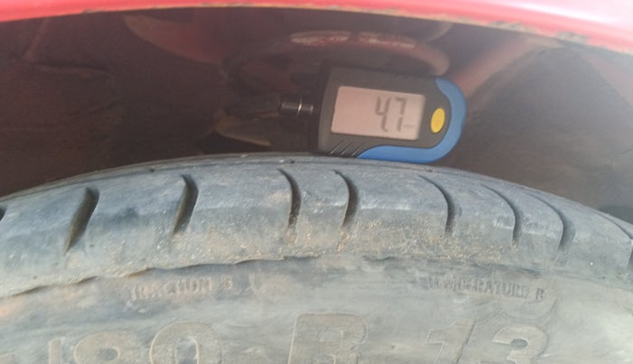 2011 Hyundai i10 ERA 1.1, Petrol, Manual, 1,06,000 km, tyre