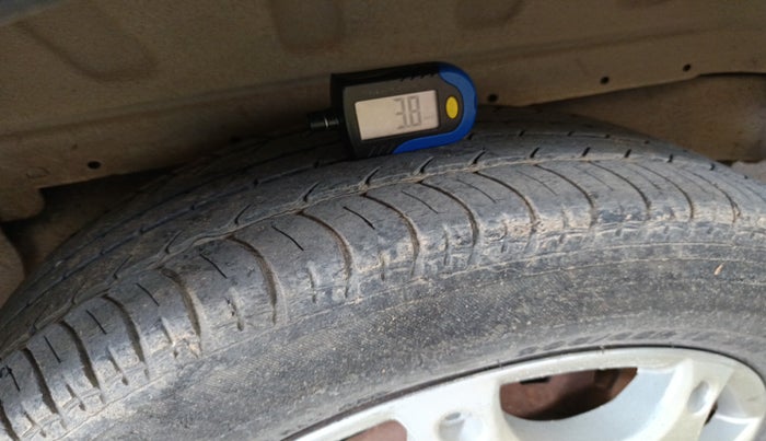 2013 Mahindra Xylo D4 BS-III, Diesel, Manual, 3,48,948 km, tyre