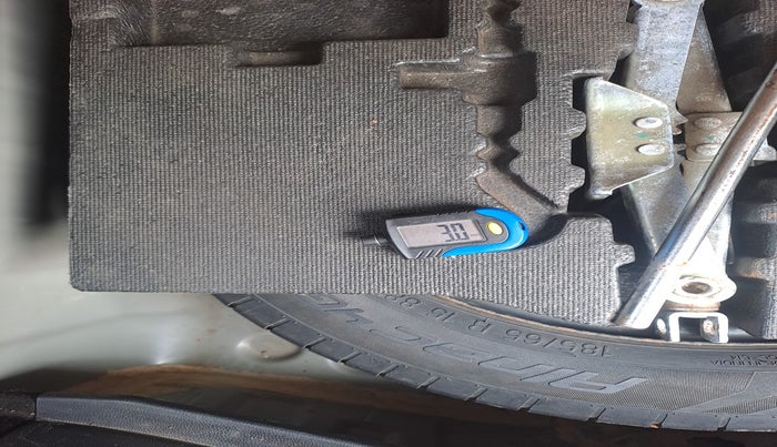 2015 Honda Jazz 1.2L I-VTEC V, Petrol, Manual, 69,500 km, tyre