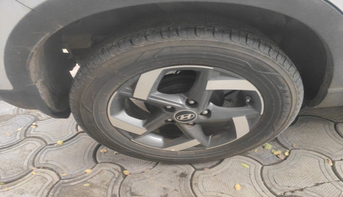 2020 Hyundai VENUE SX PLUS 1.0 TURBO DCT, Petrol, Automatic, 75,414 km, tyre