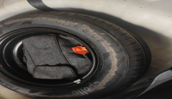 2020 Hyundai VENUE SX PLUS 1.0 TURBO DCT, Petrol, Automatic, 75,414 km, tyre