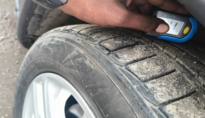 2017 Jeep Compass LIMITED (O) 2.0 DIESEL, Diesel, Manual, 1,10,131 km, tyre