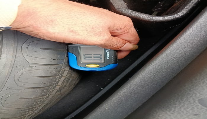 2017 Jeep Compass LIMITED (O) 2.0 DIESEL, Diesel, Manual, 1,10,131 km, tyre