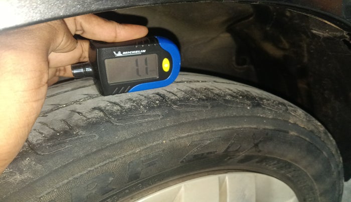 2016 Maruti Alto 800 VXI, Petrol, Manual, 15,00,000 km, tyre