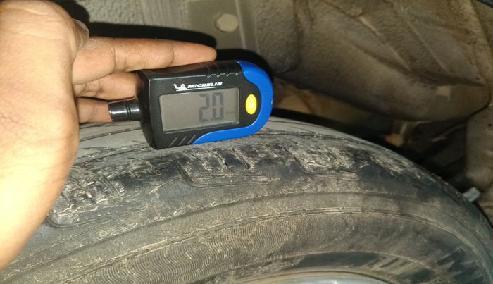 2016 Maruti Alto 800 VXI, Petrol, Manual, 15,00,000 km, tyre