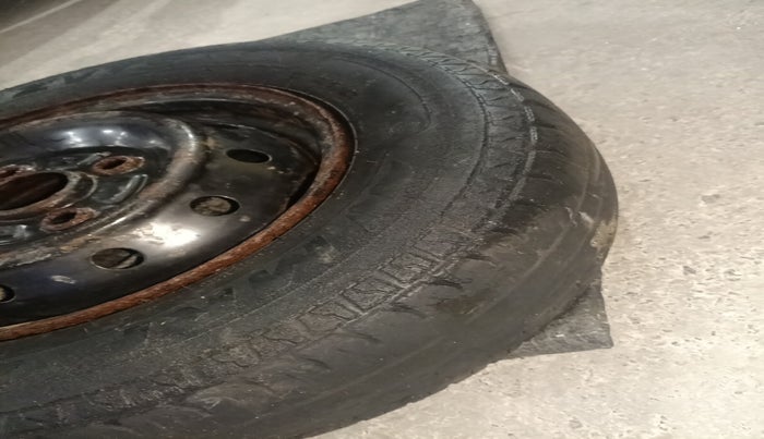 2016 Maruti Alto 800 VXI, Petrol, Manual, 15,00,000 km, tyre