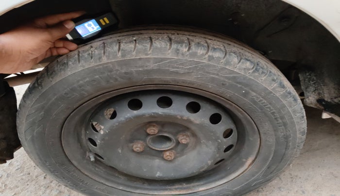 2012 Toyota Etios GD, Diesel, Manual, 1,13,214 km, tyre