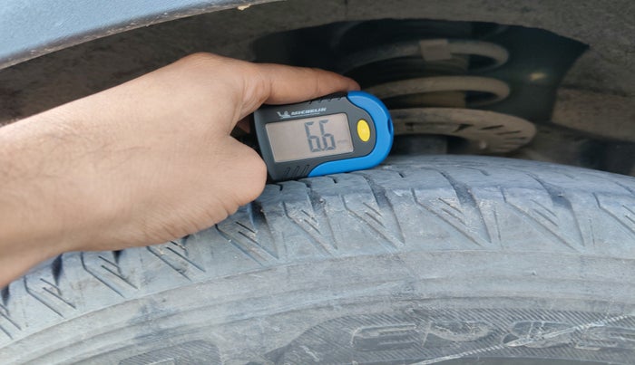 2025 Mahindra XUV700 AX7 Luxury Pack Diesel AT 7 STR, Diesel, Automatic, 5,818 km, tyre