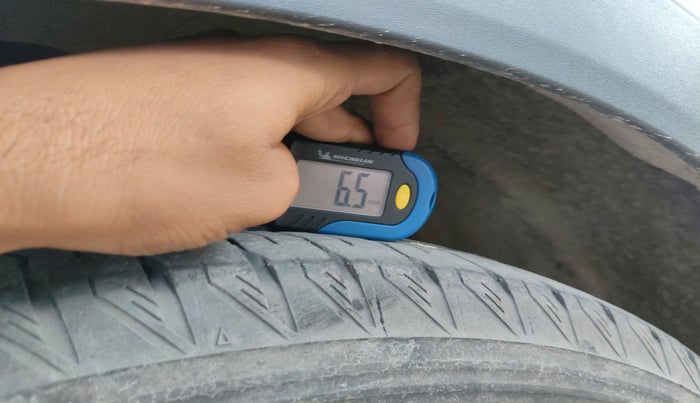 2025 Mahindra XUV700 AX7 Luxury Pack Diesel AT 7 STR, Diesel, Automatic, 5,818 km, tyre