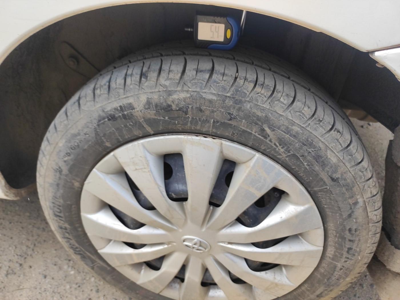 2013 Toyota Etios G, Petrol, Manual, 1,33,765 km, tyre