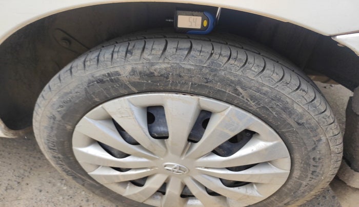 2013 Toyota Etios G, Petrol, Manual, 1,33,765 km, tyre