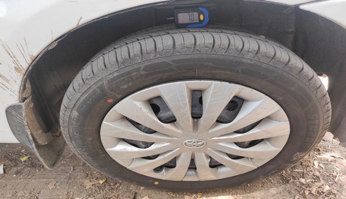 2013 Toyota Etios G, Petrol, Manual, 1,33,765 km, tyre