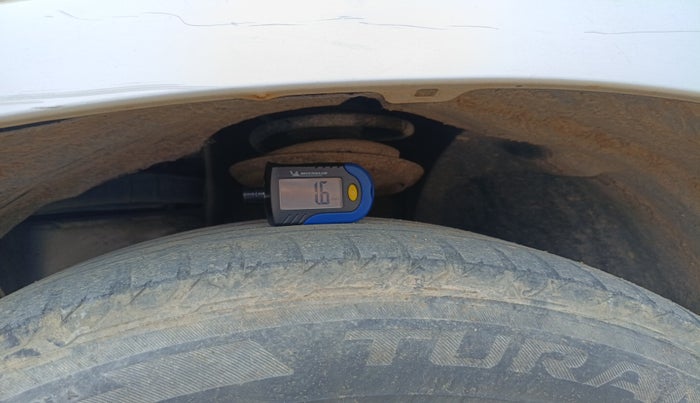 2013 Renault Duster 110 PS RXZ DIESEL, Diesel, Manual, 3,21,385 km, tyre