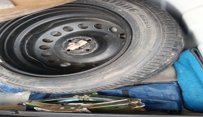 2014 Hyundai Verna FLUIDIC 1.4 VTVT CX, Petrol, Manual, 63,000 km, tyre