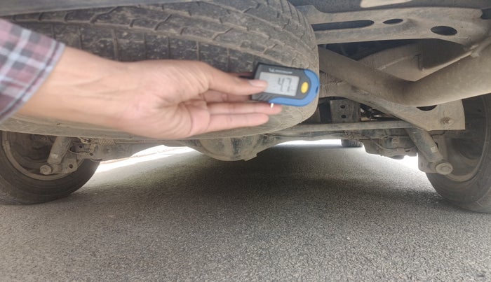 2011 Toyota Innova V 2.5 7 STR, Diesel, Manual, 1,67,029 km, tyre