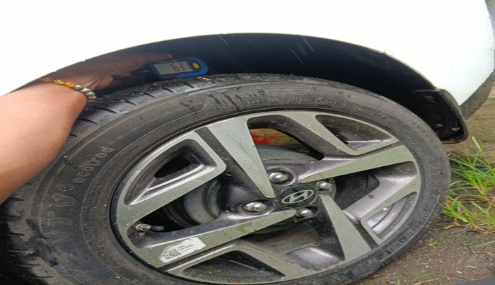 2023 Hyundai AURA SX 1.2 CNG, Petrol, Manual, 31,116 km, tyre