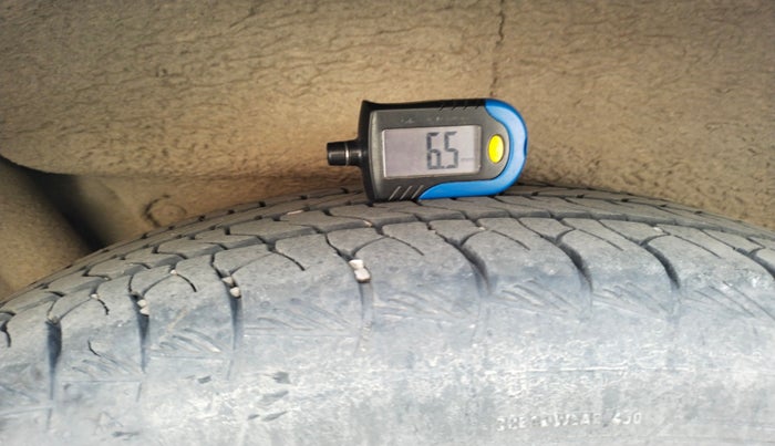 2019 Mahindra MARAZZO M8 7 STR, Diesel, Manual, 1,43,048 km, tyre