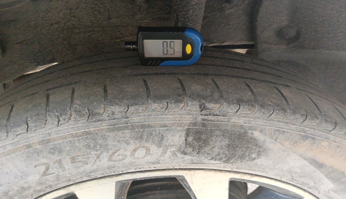 2014 Nissan Terrano XL (D), Diesel, Manual, 3,33,806 km, tyre