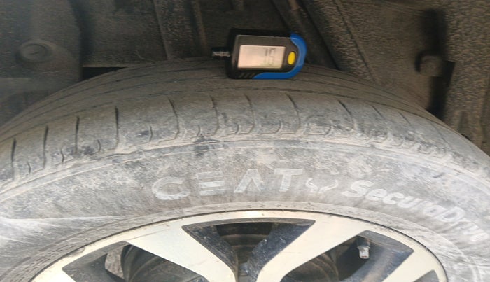 2014 Nissan Terrano XL (D), Diesel, Manual, 3,33,806 km, tyre