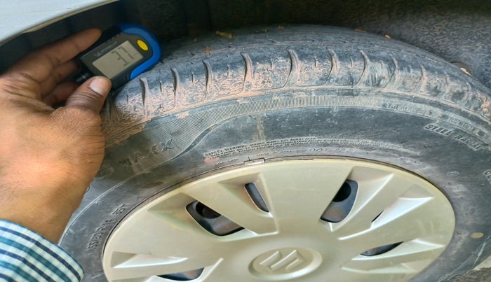 2013 Maruti Swift VXI, Petrol, Manual, 79,315 km, tyre