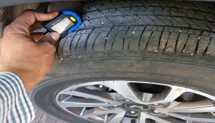 2025 Mahindra SCORPIO-N Z8 L PETROL AT 7 STR, Petrol, Automatic, 5,266 km, tyre