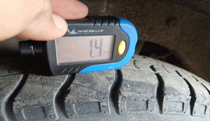 2015 Maruti Alto 800 LXI, Petrol, Manual, 1,00,557 km, tyre