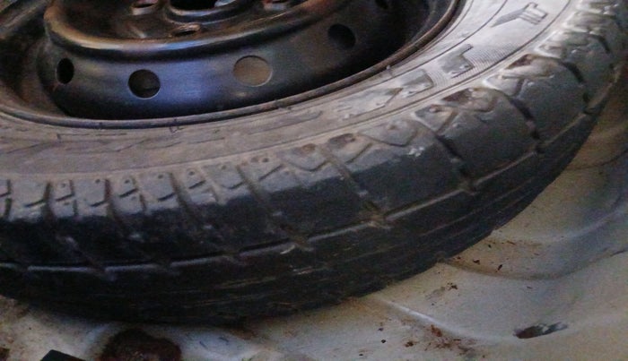 2015 Maruti Alto 800 LXI, Petrol, Manual, 1,00,557 km, tyre