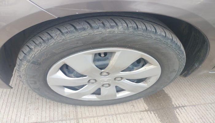 2015 Honda Mobilio 1.5L I-VTEC S, Petrol, Manual, 77,561 km, tyre