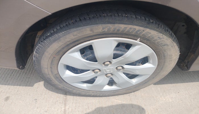 2015 Honda Mobilio 1.5L I-VTEC S, Petrol, Manual, 77,561 km, tyre