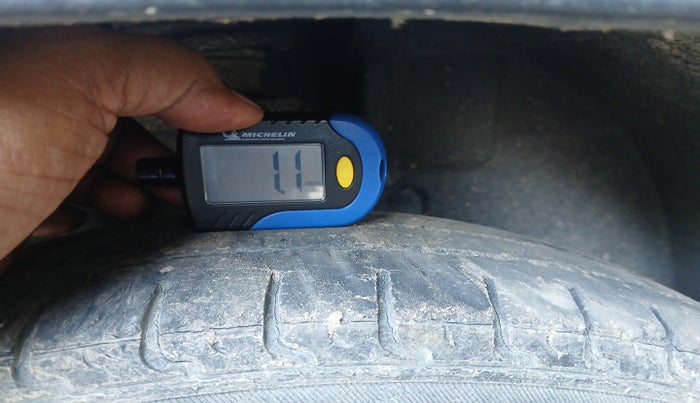 2017 Renault Kwid CLIMBER 1.0 AMT, Petrol, Automatic, 74,350 km, tyre