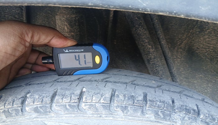 2017 Renault Kwid CLIMBER 1.0 AMT, Petrol, Automatic, 74,350 km, tyre