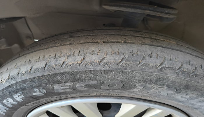 2010 Maruti Swift Dzire VXI, Petrol, Manual, 1,51,871 km, tyre