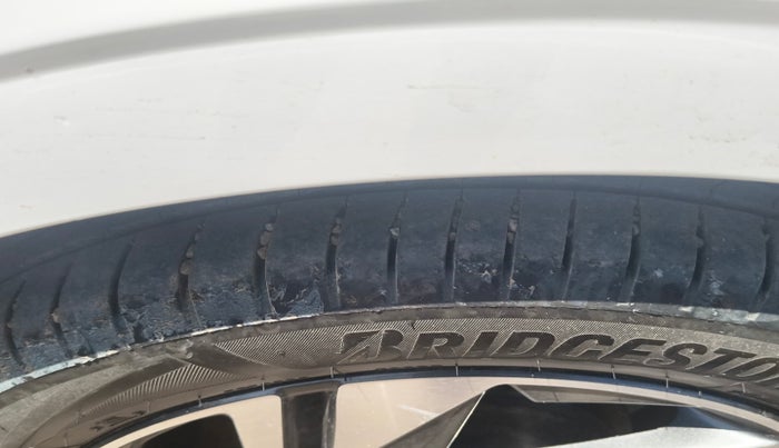 2022 Hyundai NEW I20 ASTA 1.0 GDI TURBO DCT, Petrol, Automatic, 85,172 km, tyre