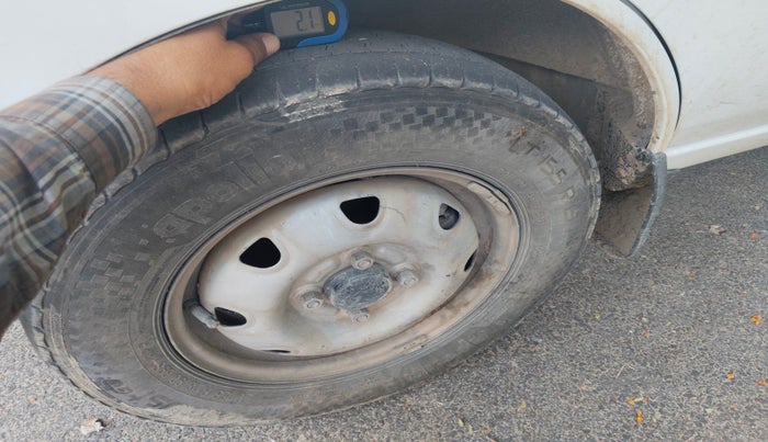 2021 Maruti Eeco 5 STR AC (O), Petrol, Manual, 82,300 km, tyre