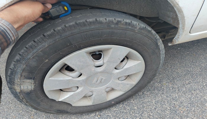 2021 Maruti Eeco 5 STR AC (O), Petrol, Manual, 82,300 km, tyre