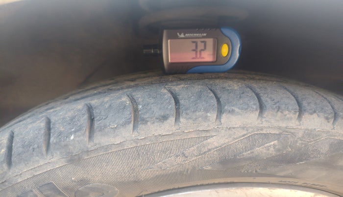 2011 Hyundai Santro Xing GLS, Petrol, Manual, 1,23,528 km, tyre