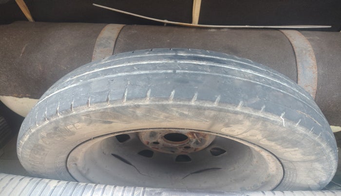 2011 Hyundai Santro Xing GLS, Petrol, Manual, 1,23,528 km, tyre