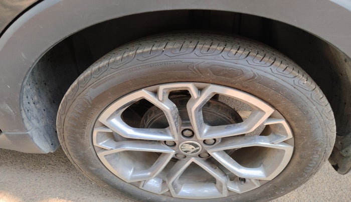 2022 Skoda KUSHAQ STYLE 1.0L TSI MT, Petrol, Manual, 6,808 km, tyre