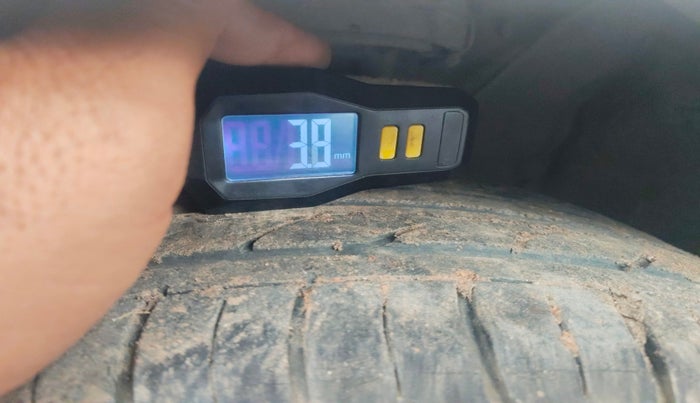 2014 Hyundai Verna FLUIDIC 1.6 CRDI SX AT, Diesel, Automatic, 1,45,000 km, tyre