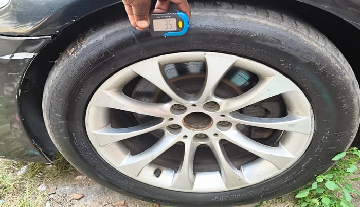 2011 BMW 5 Series 525D 3.0, Diesel, Automatic, 2,13,683 km, tyre