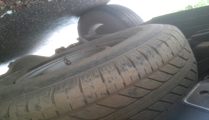 2014 ISUZU MU-7 4x2 MT, Diesel, Manual, 1,17,723 km, tyre